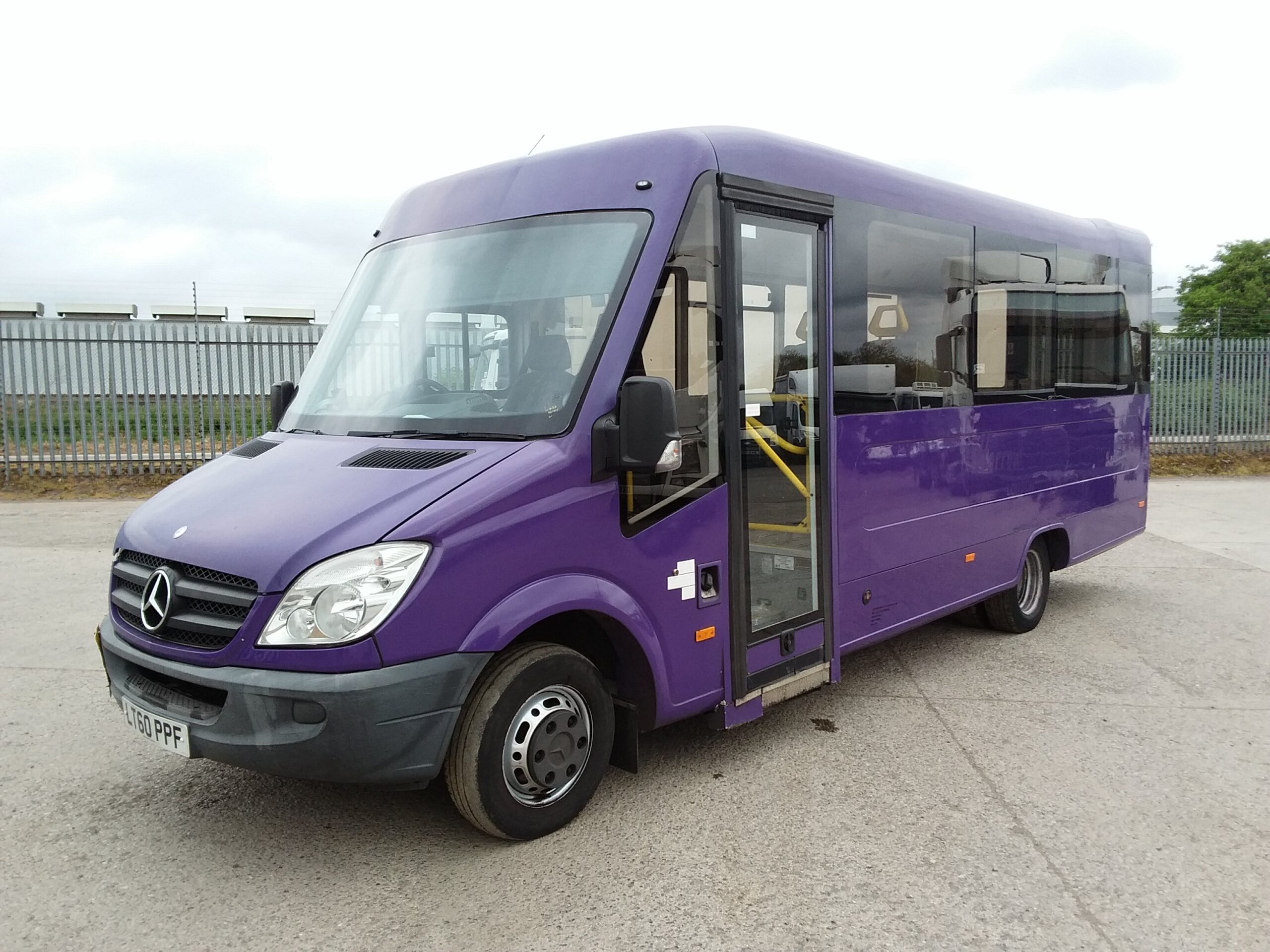 2010 Mercedes Sprinter 513 LWB Treka Mobility Minibus - Simply