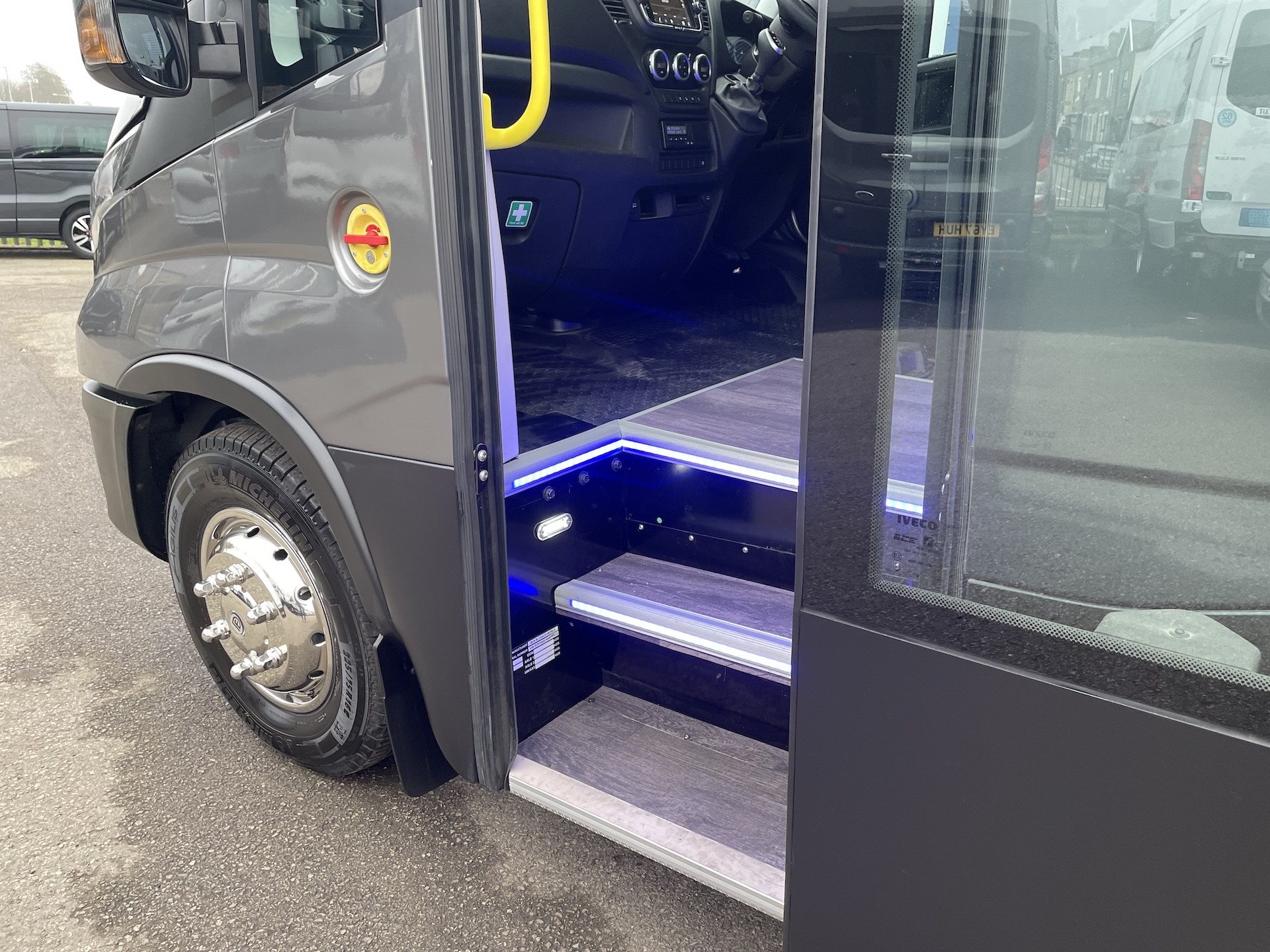 Iveco Daily Minibus Diesel Ad0b40445368