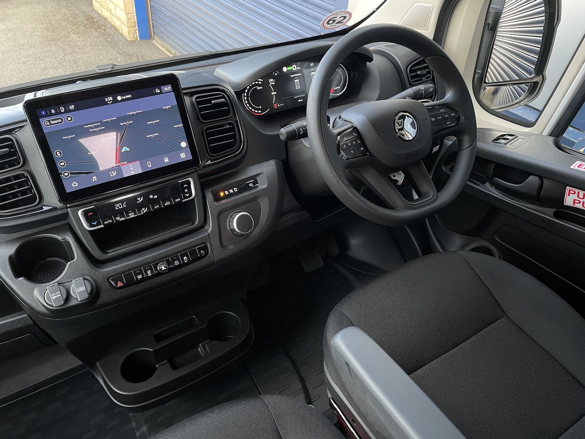 Vauxhall Movano Minibus Electric 0d0fe7b71eb4