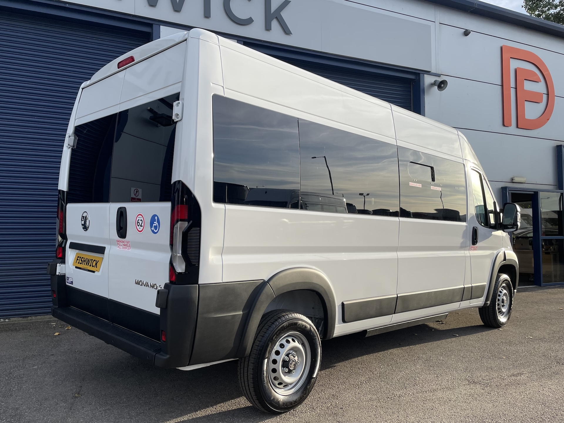 Vauxhall Movano Minibus Electric 47018fcde456
