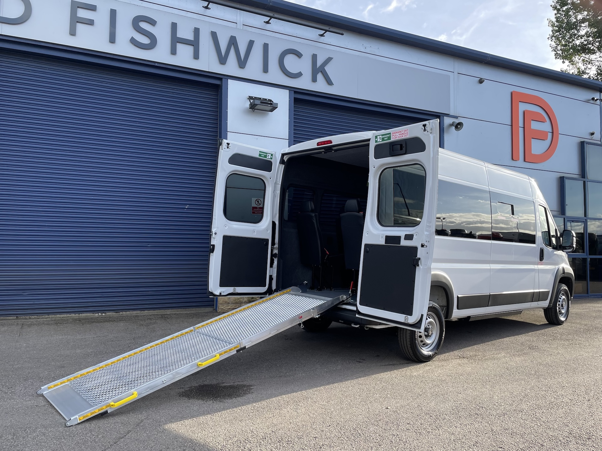 Vauxhall Movano Minibus Electric B01427ecf094
